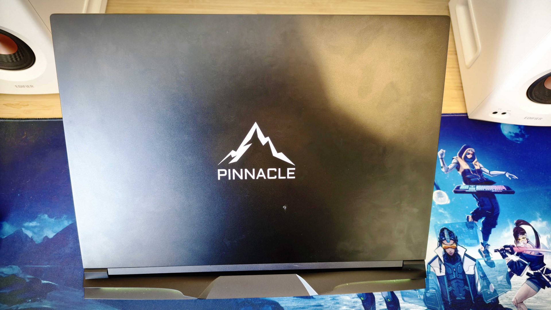 Обзор Overclockers Pinnacle — мощный игровой ноутбук картинка Overclockers Pinnacle