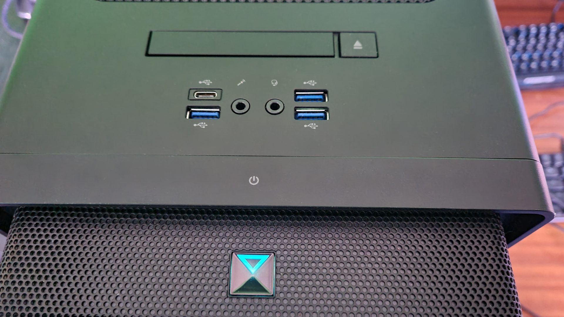 Acer Predator Orion 7000 (2023)