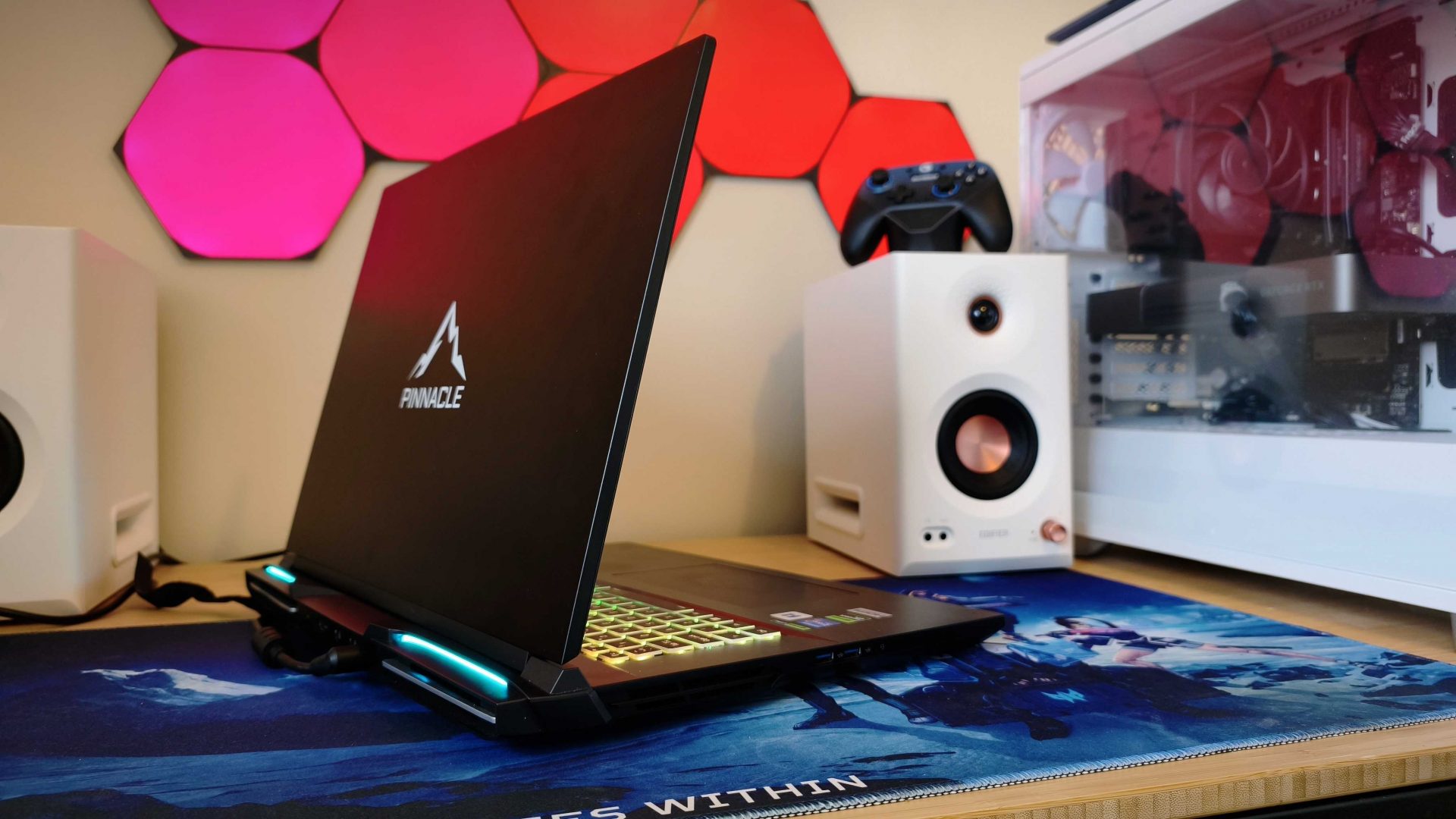 Обзор Overclockers Pinnacle — мощный игровой ноутбук картинка Overclockers Pinnacle