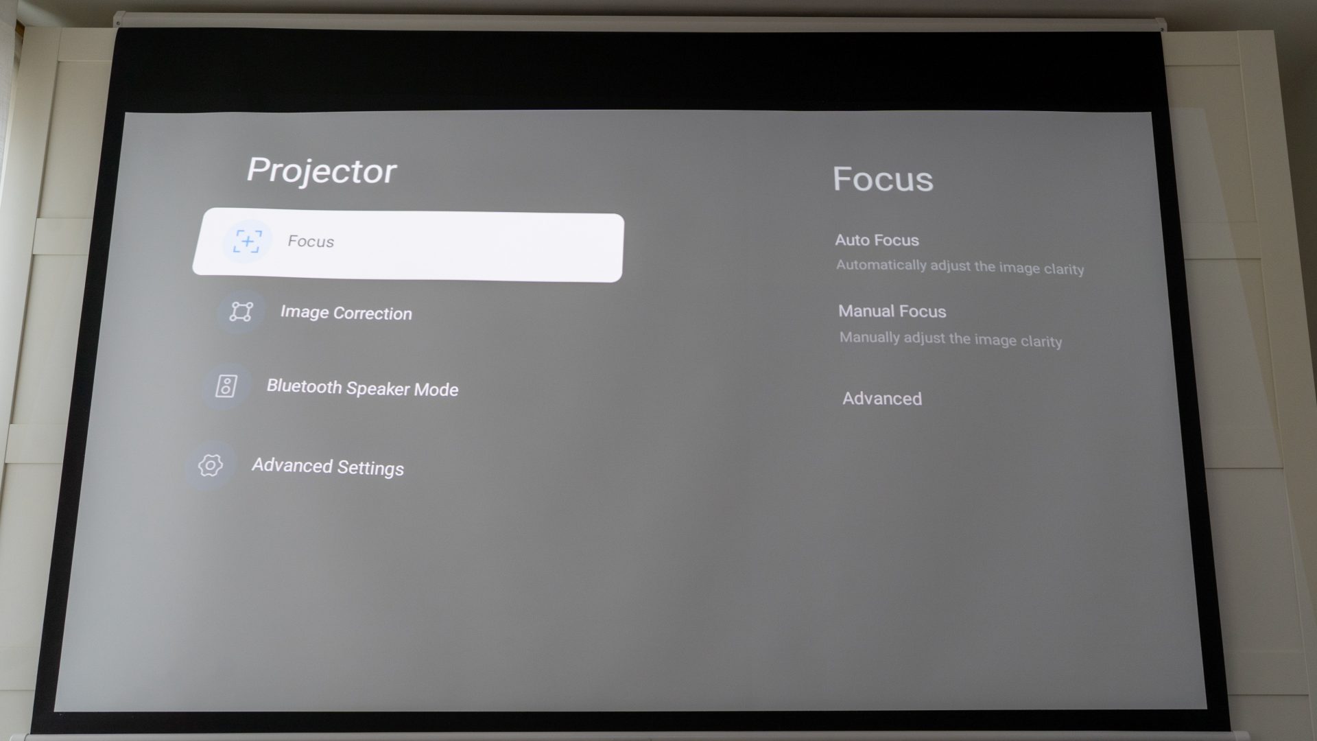 Обзор Dangbei MP1 MAX — яркий 4K-проектор для потолка картинка Dangbei MP1 MAX