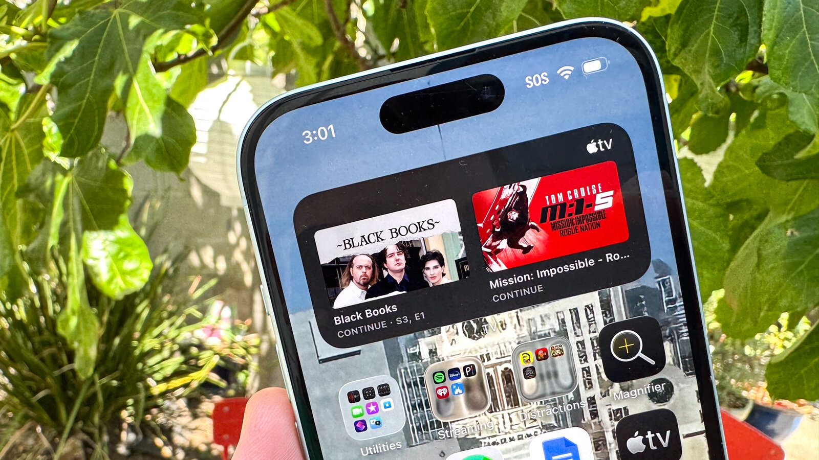 iOS 26 — Liquid Glass