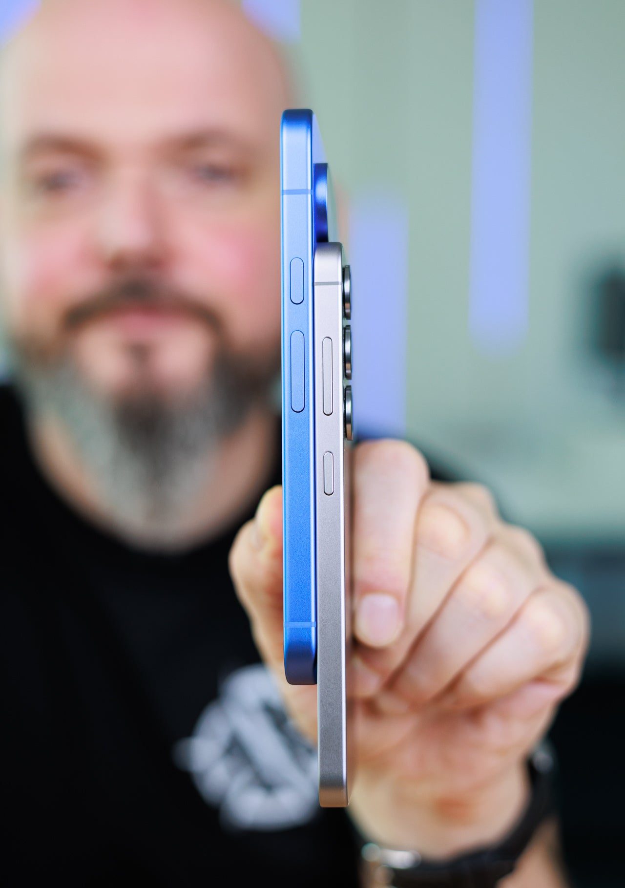 Pixel 10 и Galaxy S25 