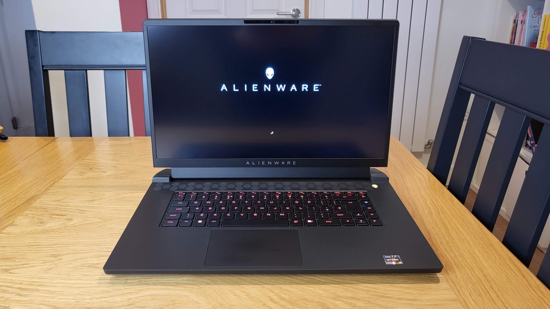 Alienware m17 R5 AMD Advantage