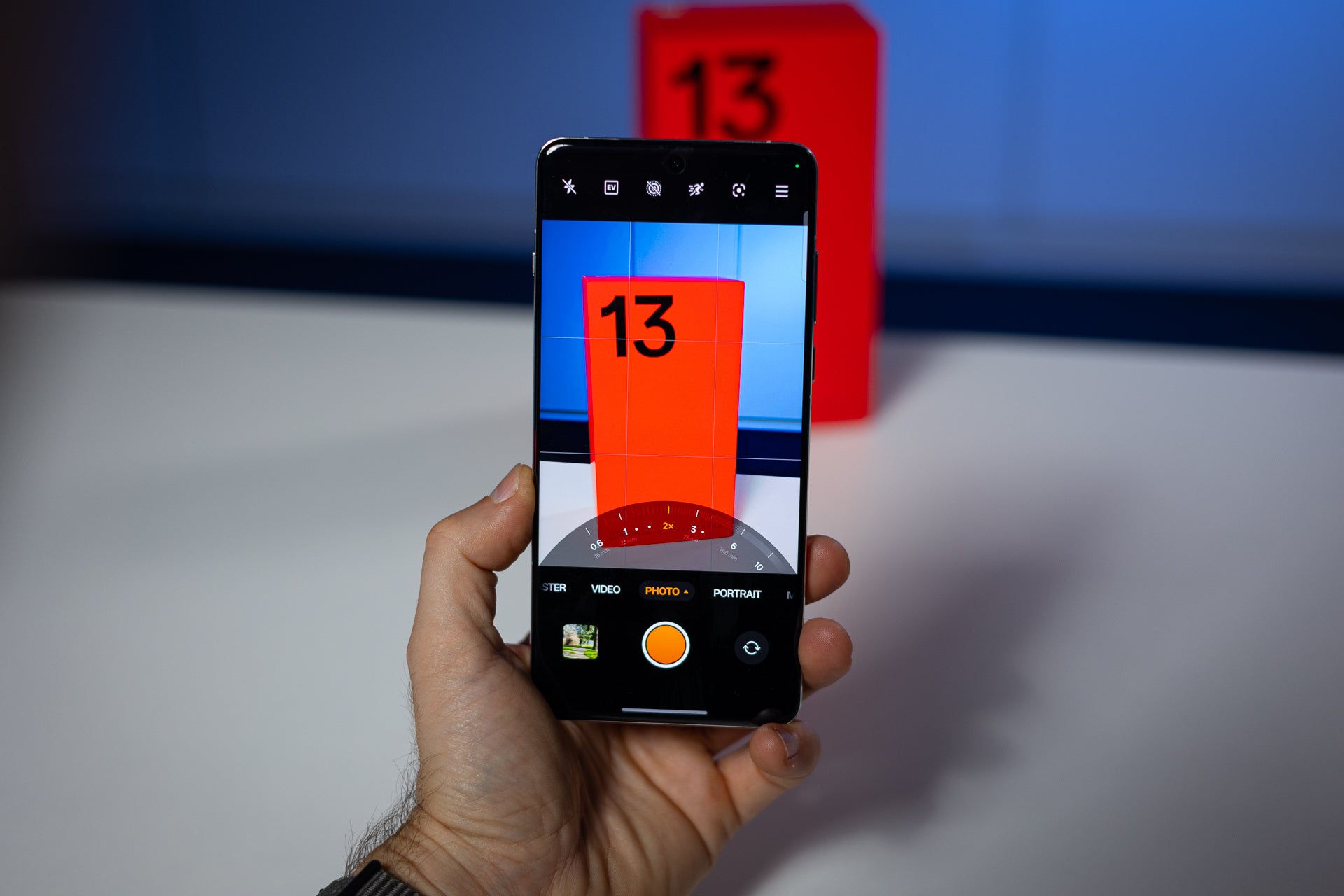 Чего ждать от OnePlus 15? Все слухи о дизайне, камере и дате выхода картинка Чего ждать от OnePlus 15? Все слухи о дизайне, камере и дате выхода