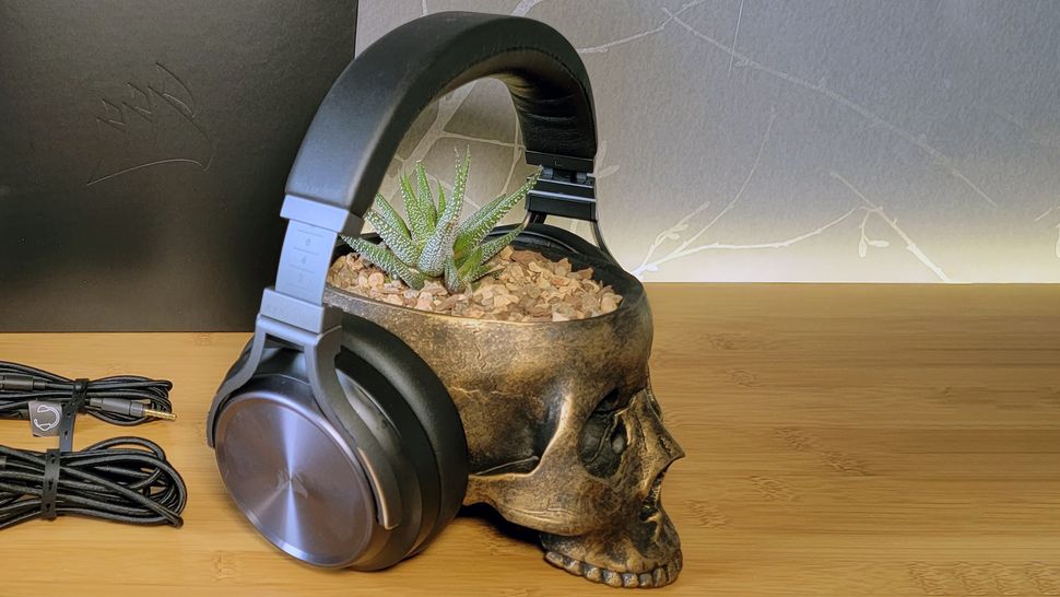 Стоит ли покупать Corsair Virtuoso XT? Обзор картинка Corsair Virtuoso RGB Wireless XT-10