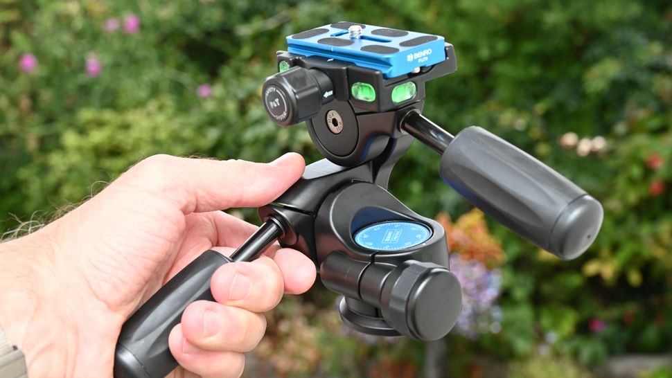 Штативные головки 3D: обзор моделей с наклоном картинка Benro HD2A-2