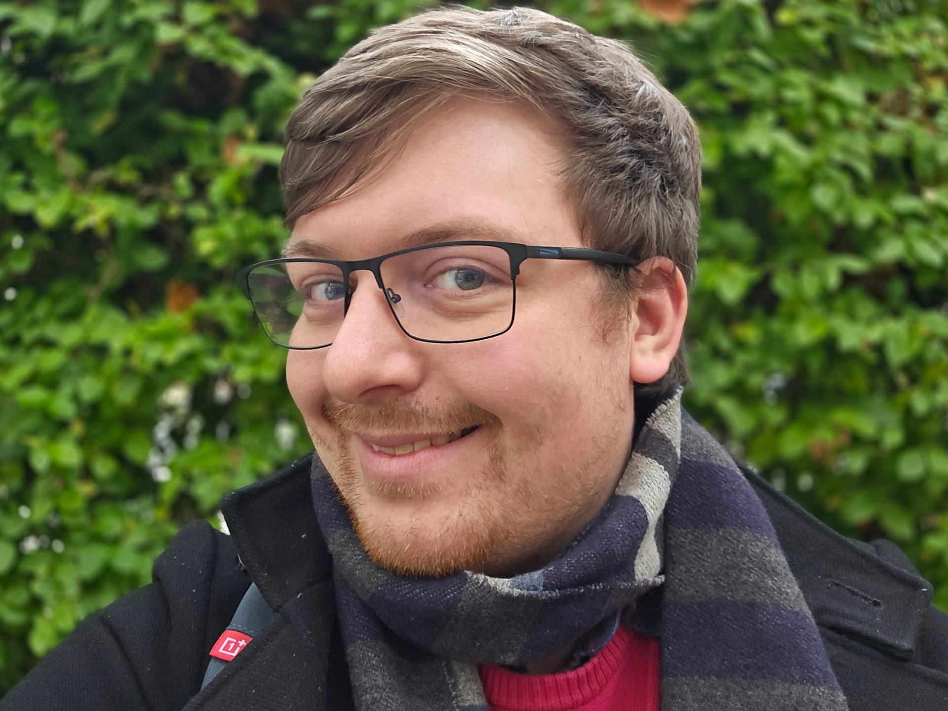 Asus ROG Phone 9 Pro-11