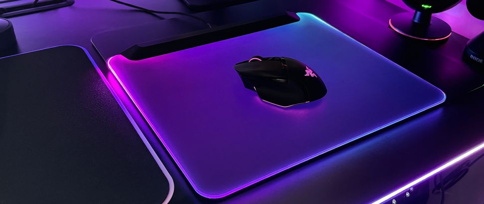 Razer Firefly V2 Pro-2