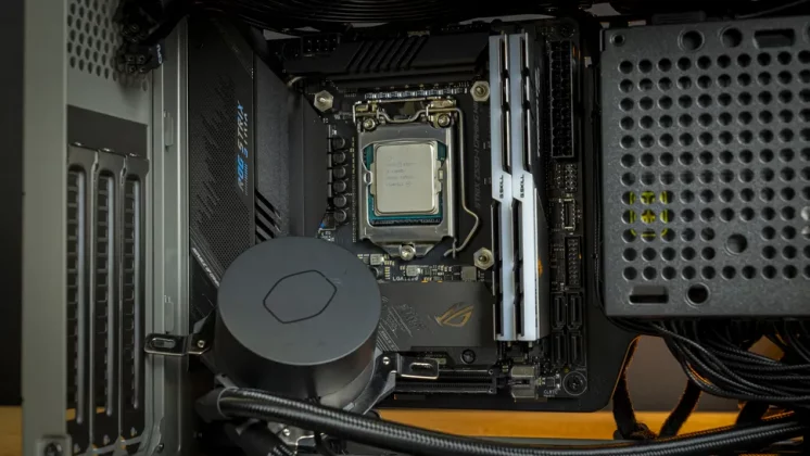 Cooler Master NR200P Max-15