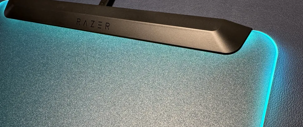 Razer Firefly V2 Pro-3