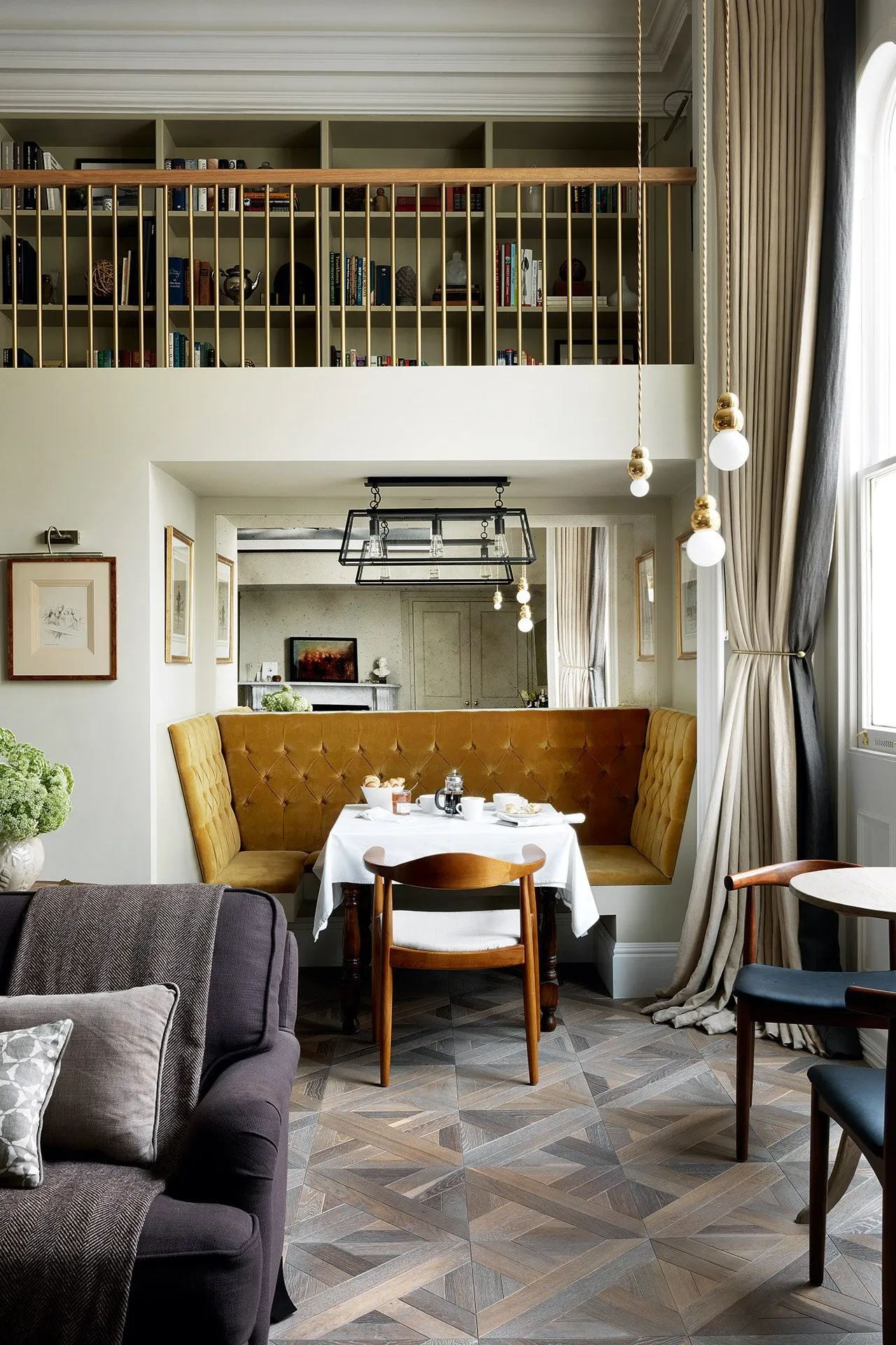 Гостиная вместо столовой: 12 идей, как есть стильно, а не на коленях