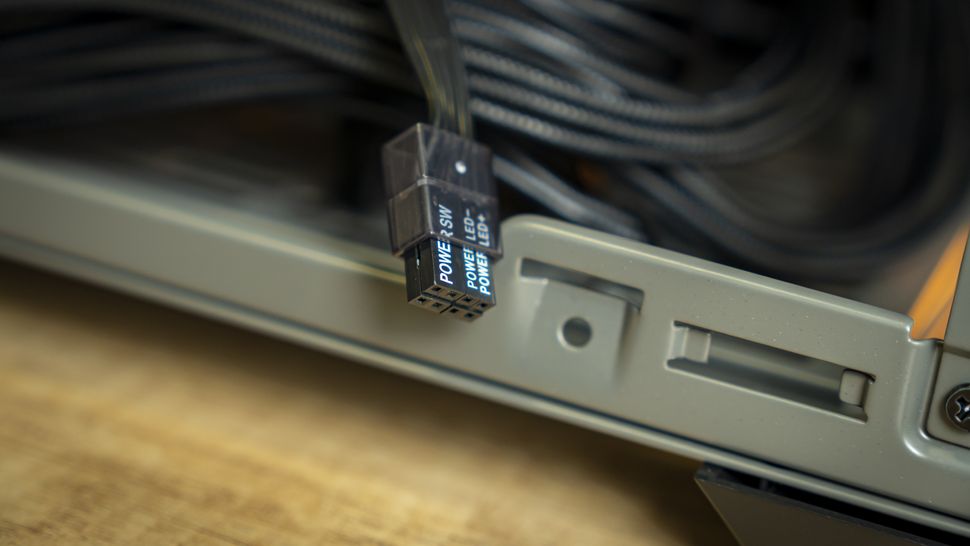 Cooler Master NR200P Max-17