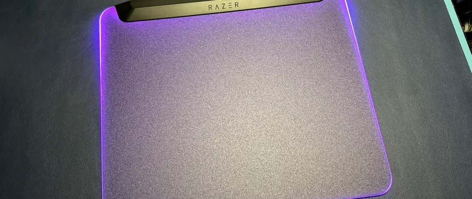 Razer Firefly V2 Pro-4