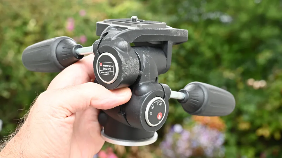 Штативные головки 3D: обзор моделей с наклоном картинка Manfrotto 804-2