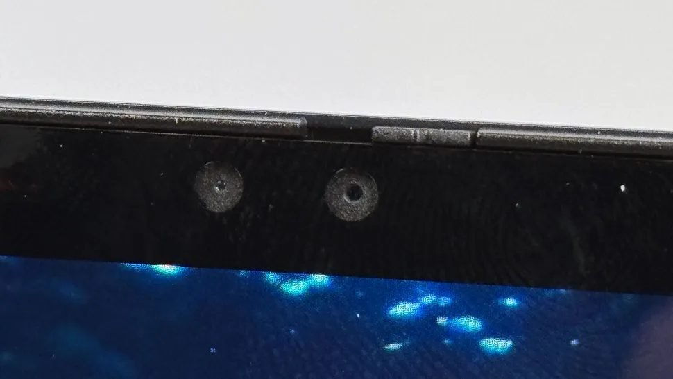 Lenovo Yoga 9i 2-in-1 Aura Edition-17