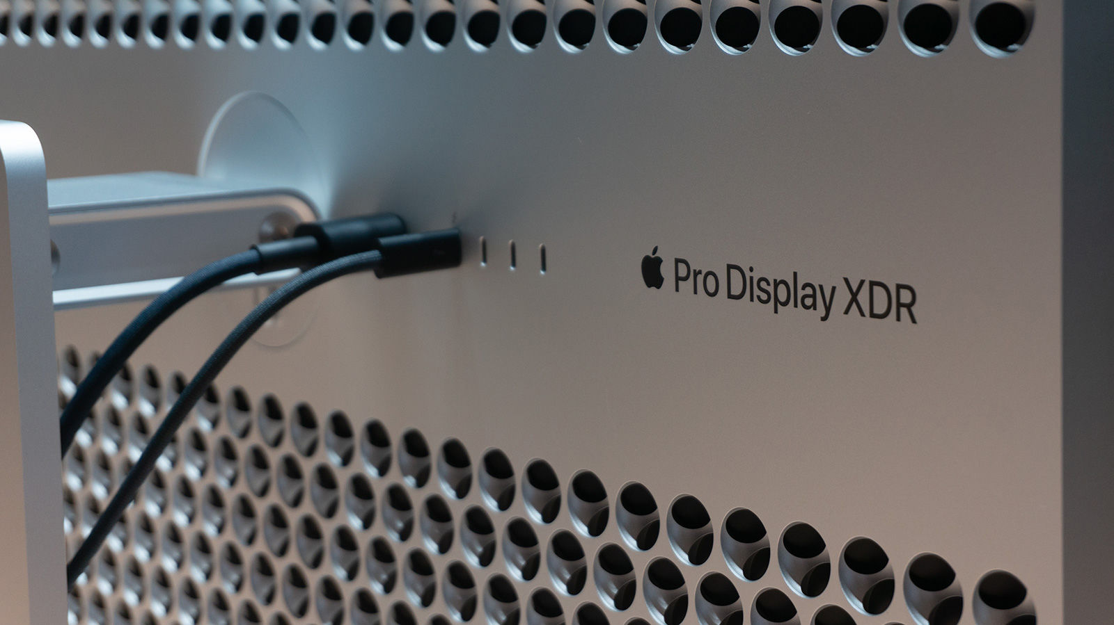 Apple Pro Display XDR-2