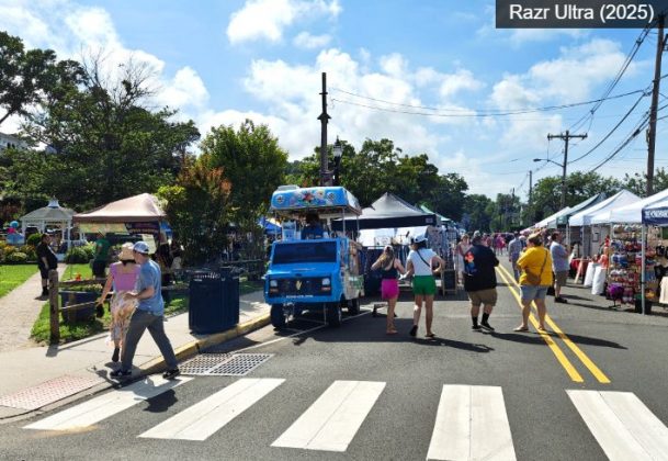 Motorola Razr Plus (2025)