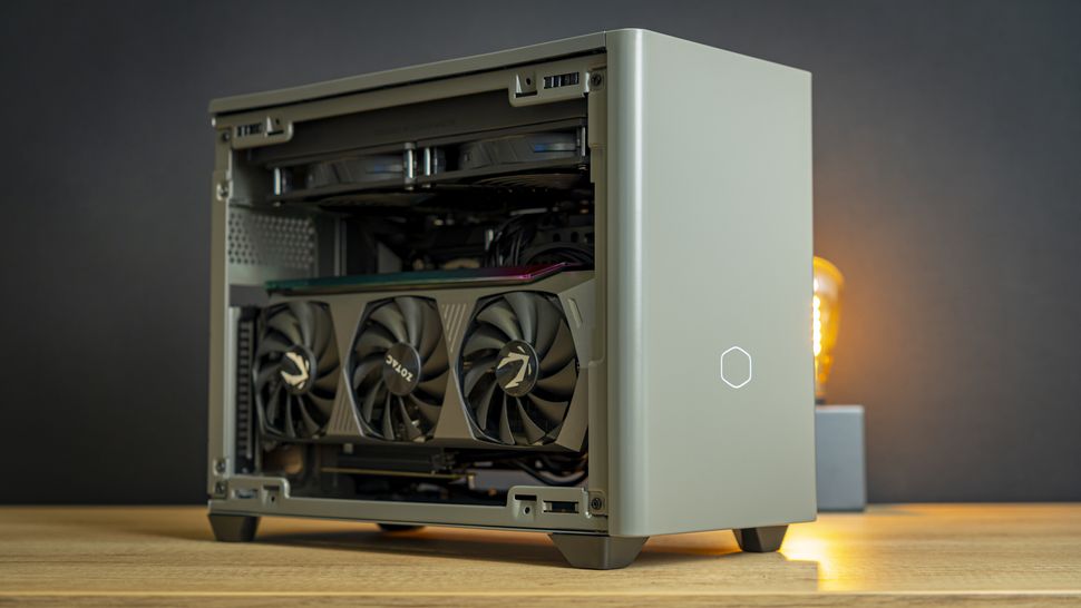 Cooler Master NR200P Max-24