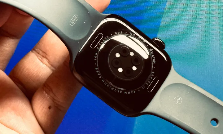 Обзор Apple Watch Series 11: пользуюсь на протяжении 24 часов картинка 24 часа с Apple Watch Series 11 неожиданные возможности