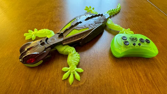 Hex Bots Wall Crawler