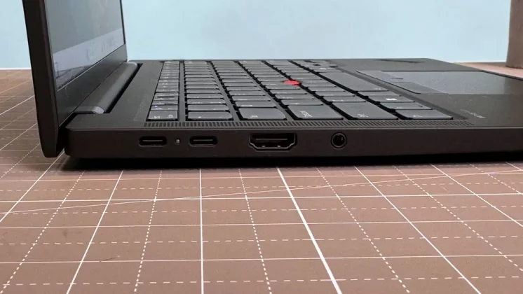 Lenovo ThinkPad T14s Gen 6-3