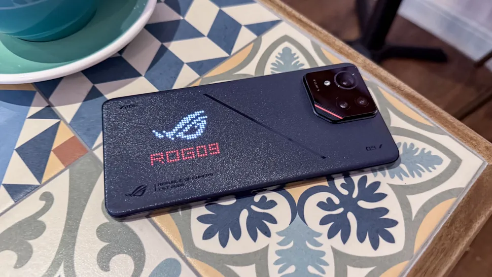 Asus ROG Phone 9 Pro-3