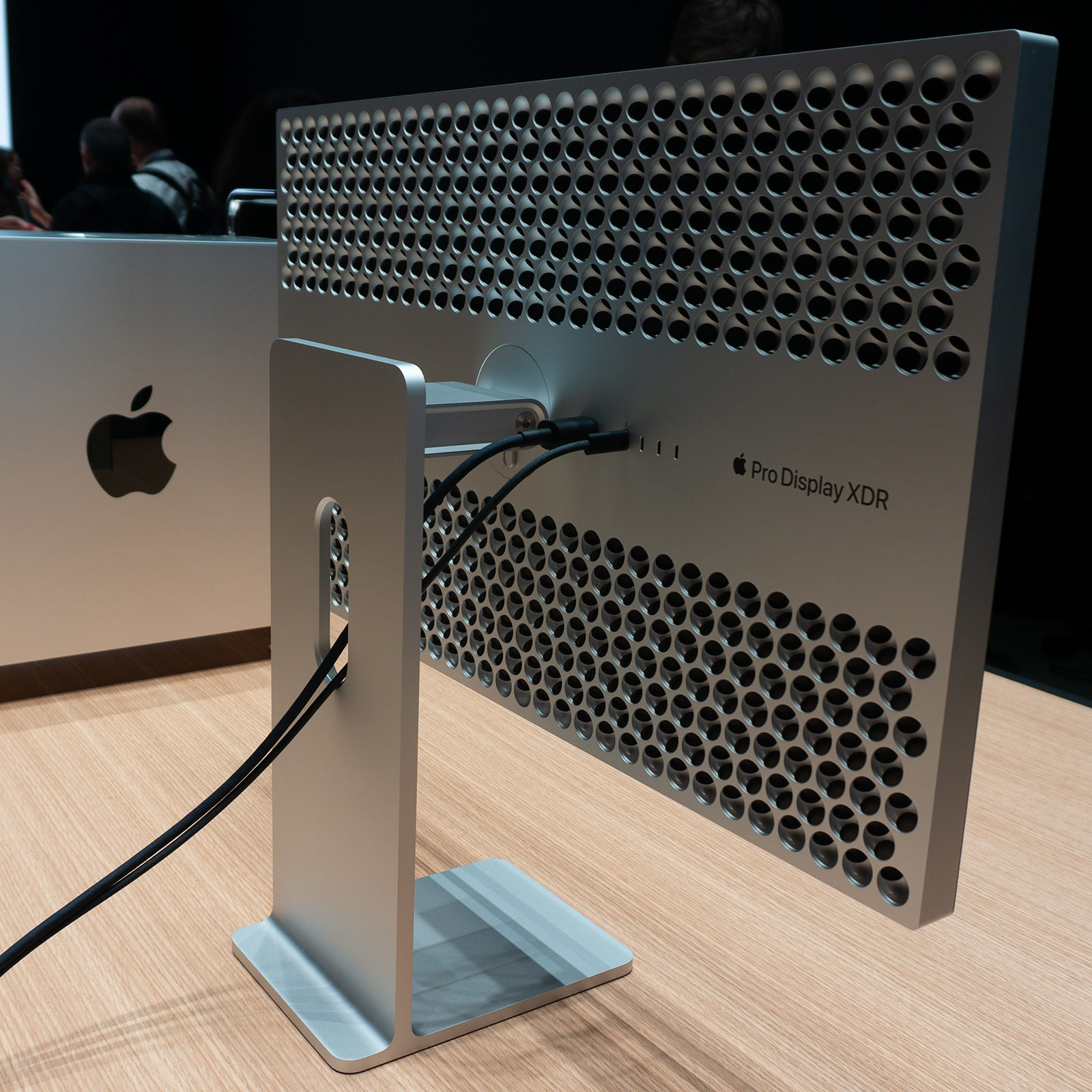 Apple Pro Display XDR-3