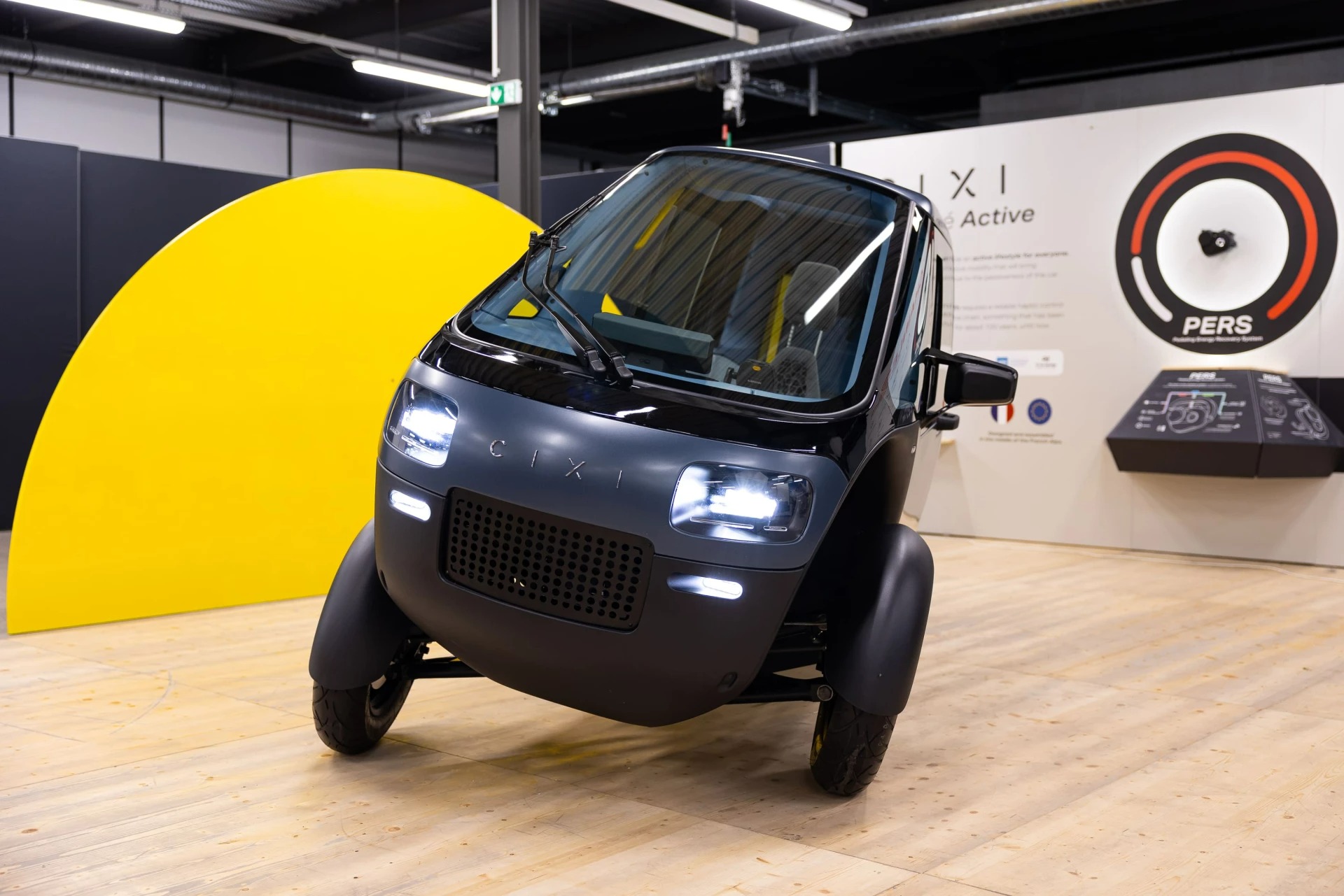 458497120 км/час на двух колесах: Cixi Vigoz бросает вызов автомобилям