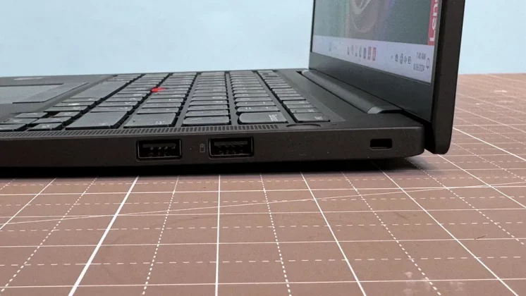 Lenovo ThinkPad T14s Gen 6-4
