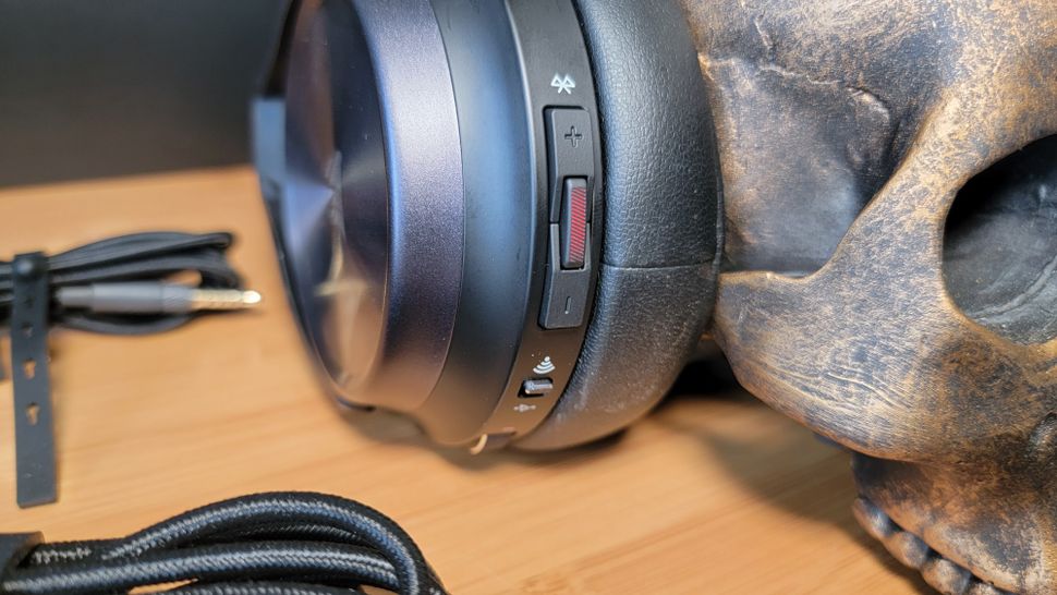 Стоит ли покупать Corsair Virtuoso XT? Обзор картинка Corsair Virtuoso RGB Wireless XT-4