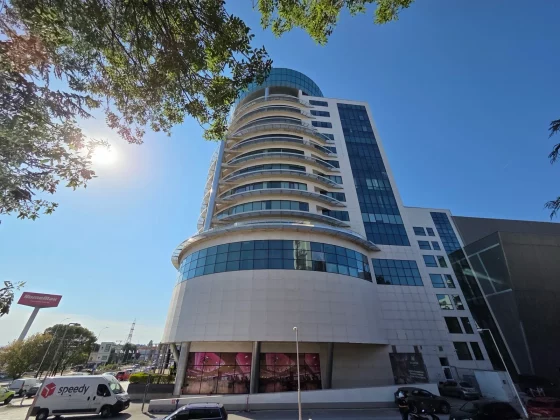 Pixel 10 против Galaxy S25