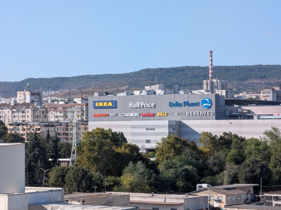 Pixel 10 и Galaxy S25