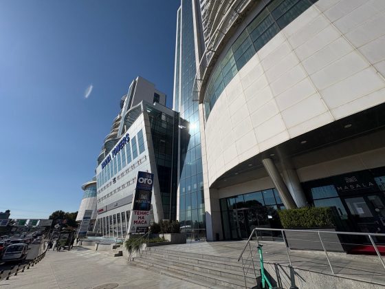 Pixel 10 против iPhone 16