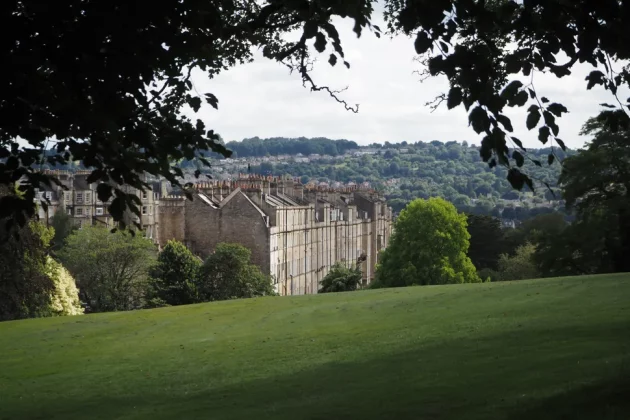 Olympus OM-D E-M10 Mark IV-5