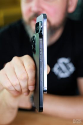 Google Pixel 10 Pro XL vs iPhone 16 Pro Max