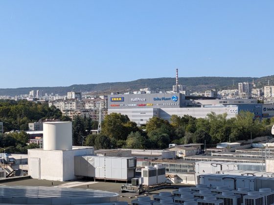 Pixel 10 и Galaxy S25