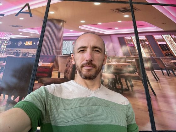 Pixel 10 против iPhone 16