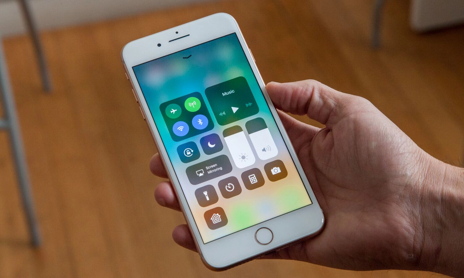 Apple отправила iPhone 8 Plus на «пенсию»: что это значит для вашего телефона