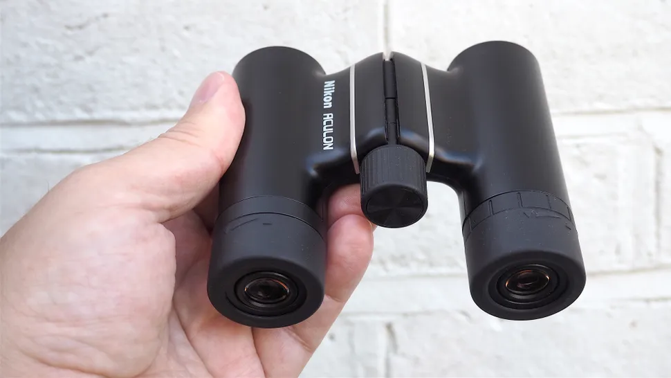 Nikon Aculon T02 10x21-5