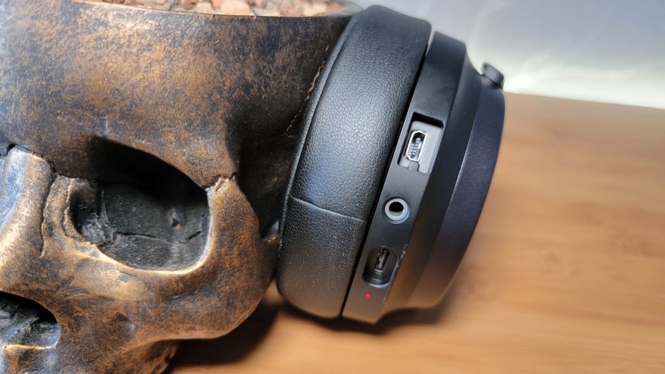 Стоит ли покупать Corsair Virtuoso XT? Обзор картинка Corsair Virtuoso RGB Wireless XT-5