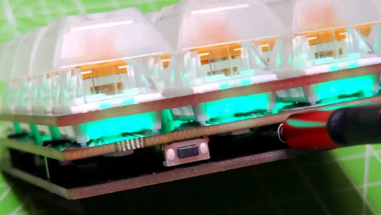 Pimoroni Keybow 2040-5