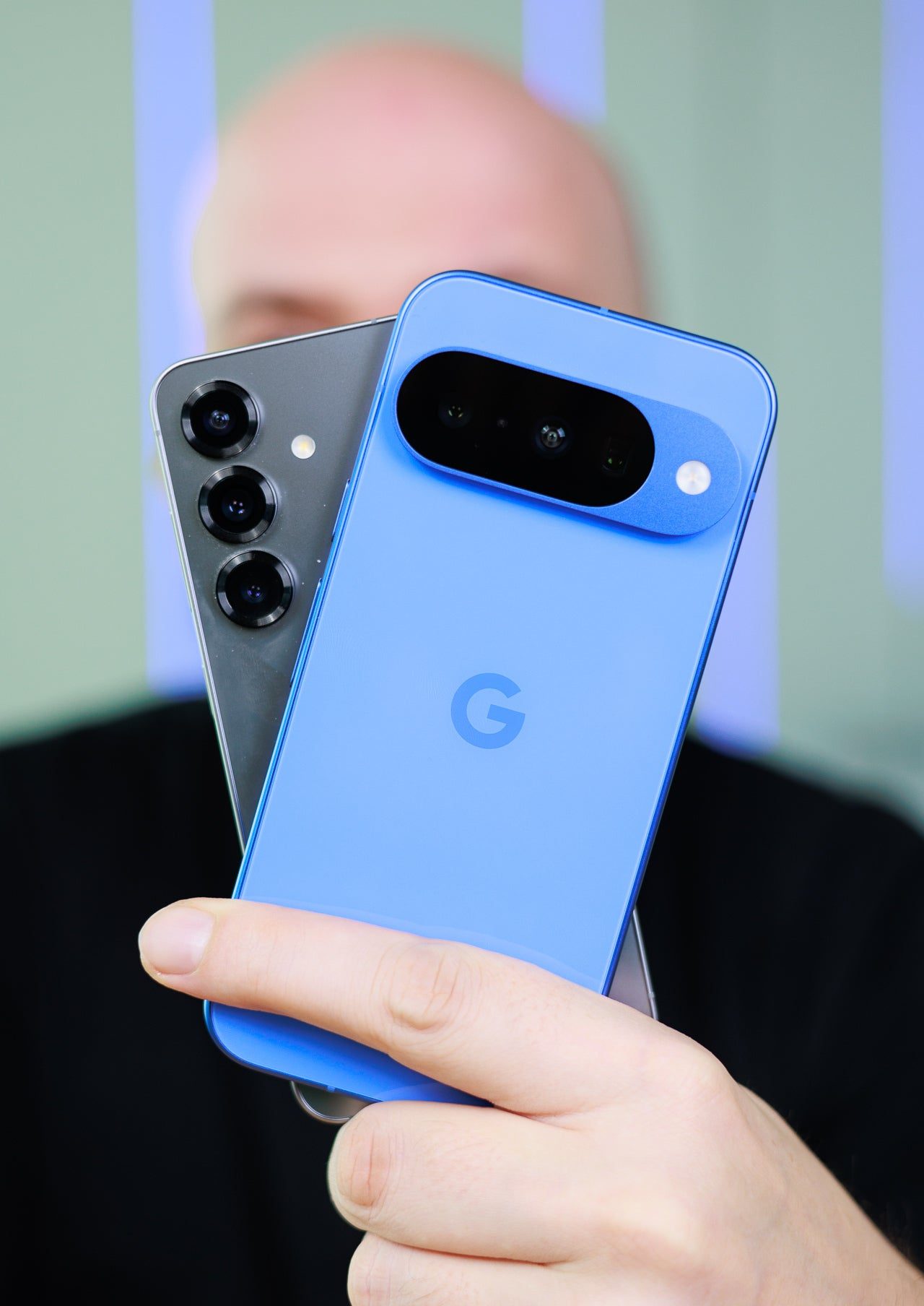 Pixel 10 и Galaxy S25 