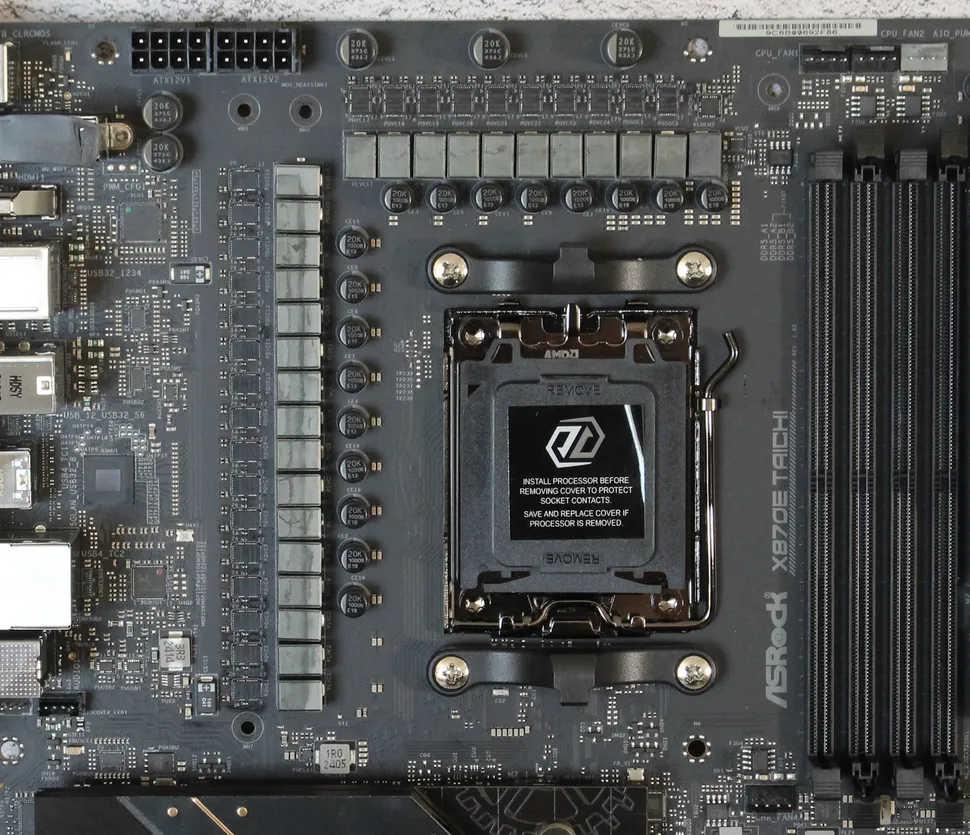 Плюсы и минусы X870E Taichi для геймеров картинка ASRock X870E Taichi-7