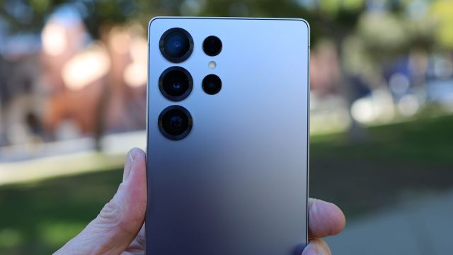 Samsung проигрывает гонку камер? S26 Ultra слабее iPhone 17 Pro!