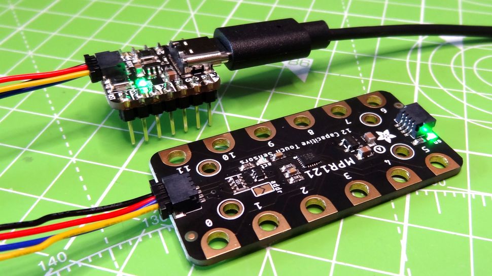 Adafruit QT Py RP2040-8