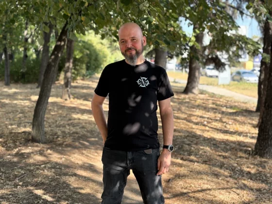 Pixel 10 против iPhone 16