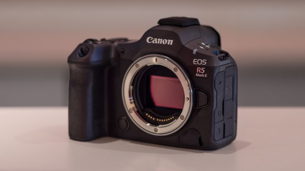 Canon EOS R5 Mark II-2
