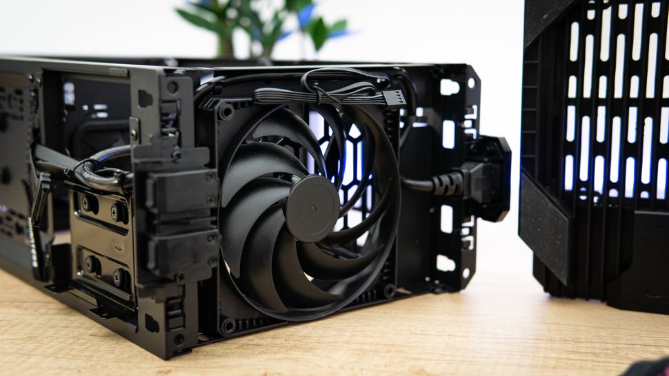 Phanteks Evolv Shift 2-11