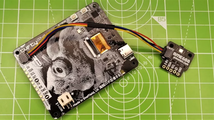 Pimoroni Tufty 2040-10