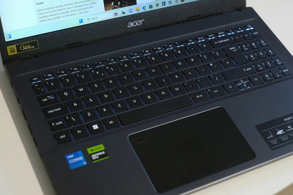 Обзор Acer Aspire 7: хорош для работы, неплох для периодических игр картинка Acer Aspire 7